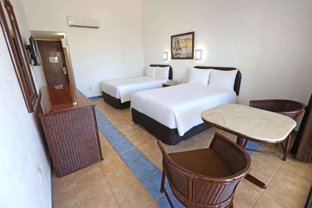 Double Room Two Double Beds Non-Smoking