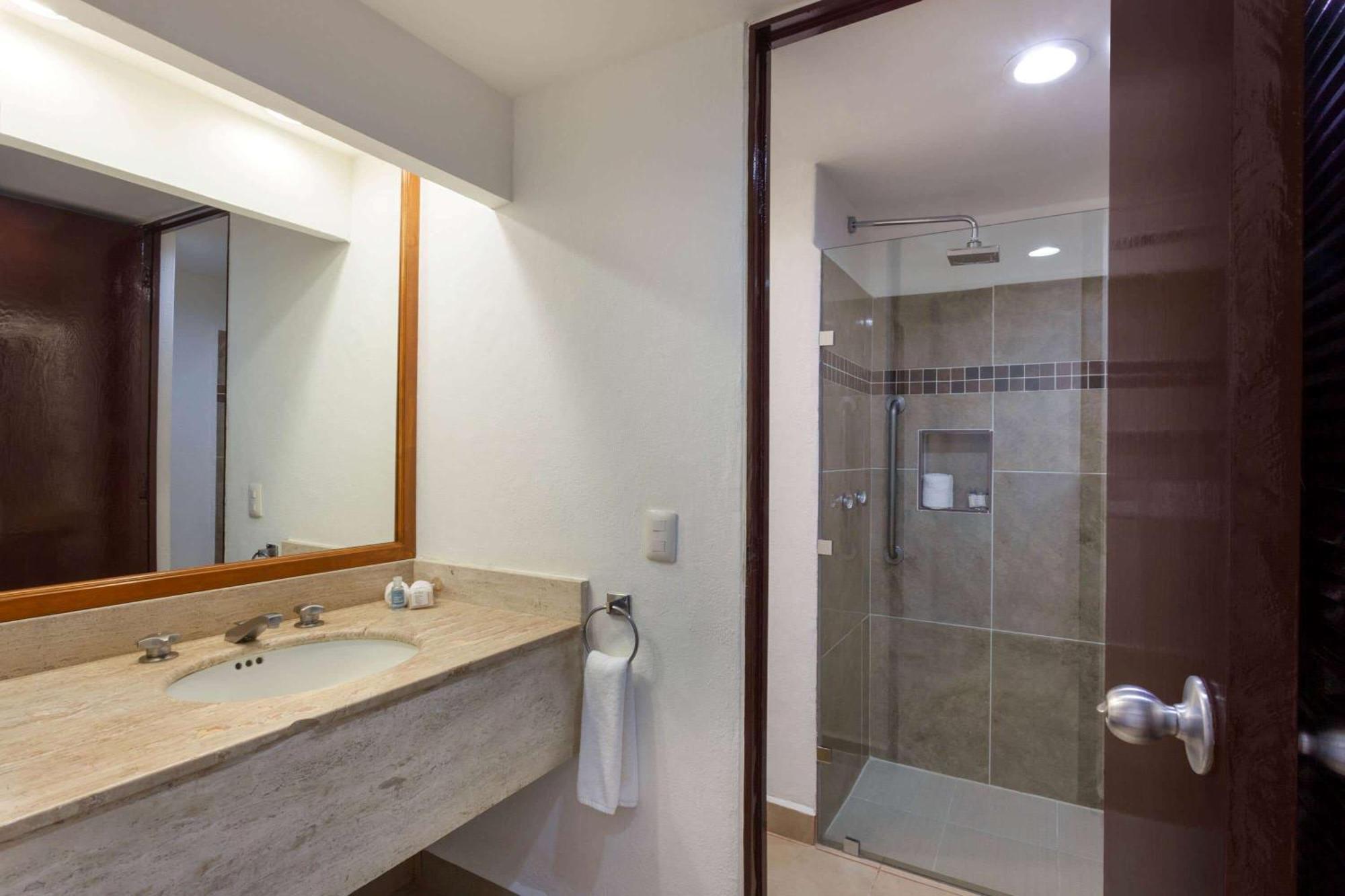 Double Room Two Double Beds Non-Smoking